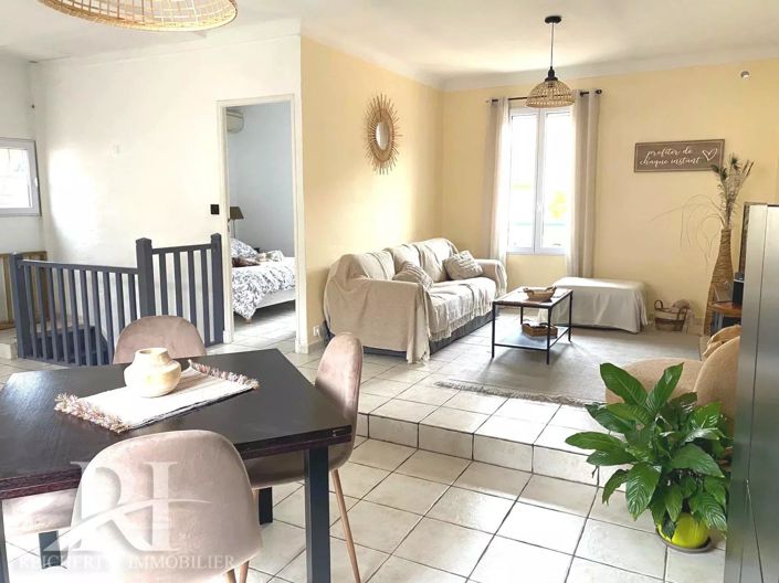 Image No.5-2 Bed House for sale