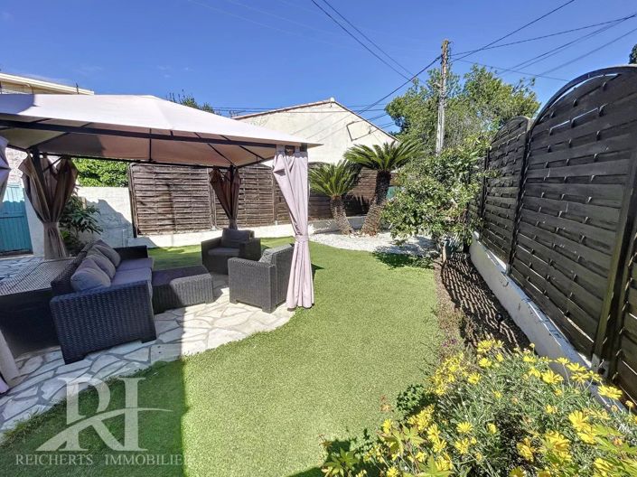 Image No.8-2 Bed House for sale