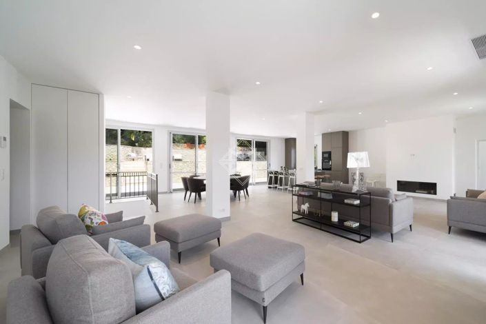 Image No.4-5 Bed House for sale