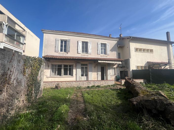 Image No.1-4 Bed House for sale