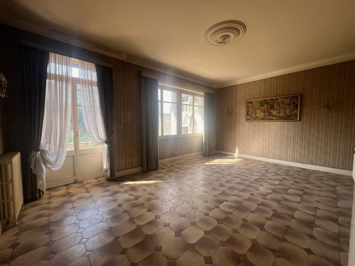 Image No.3-4 Bed House for sale