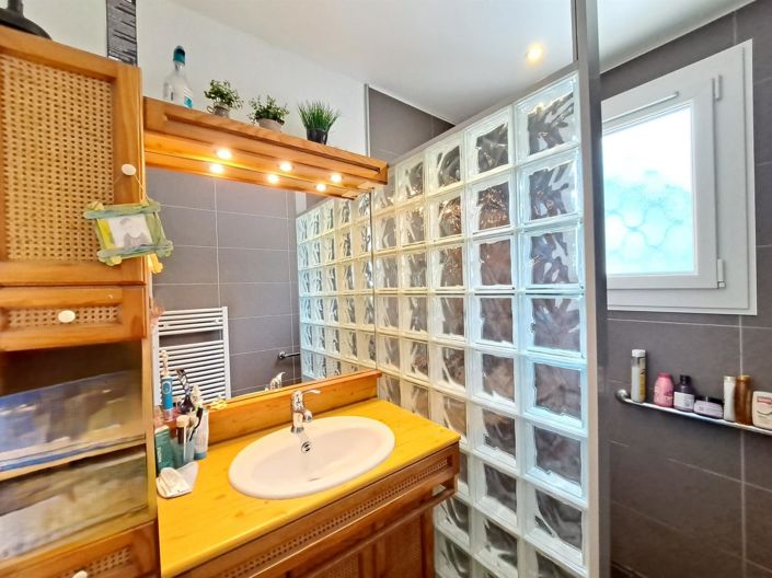 Image No.16-4 Bed House for sale