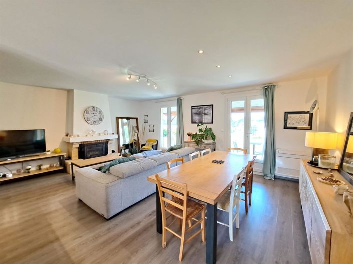 Image No.6-4 Bed House for sale