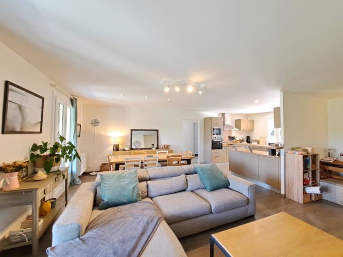 Image No.8-4 Bed House for sale