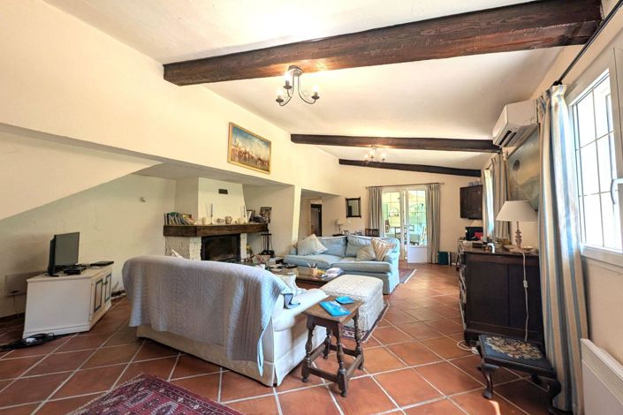 Image No.15-4 Bed House for sale