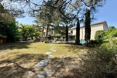 1 - Eyragues, House