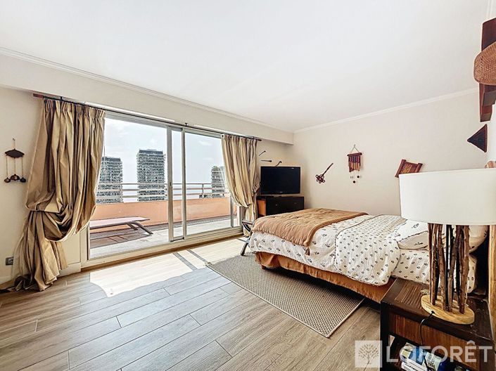 Image No.13-4 Bed Apartment for sale