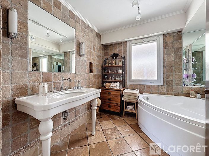 Image No.9-4 Bed Apartment for sale