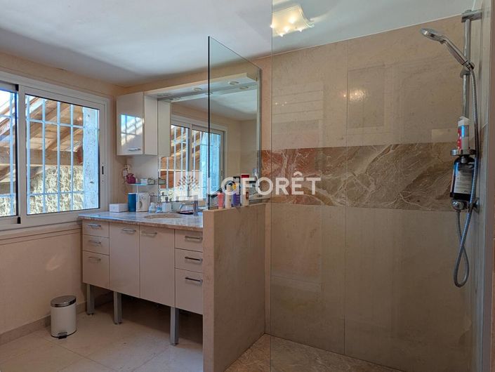 Image No.14-4 Bed House for sale