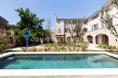 1 - Arles, Property