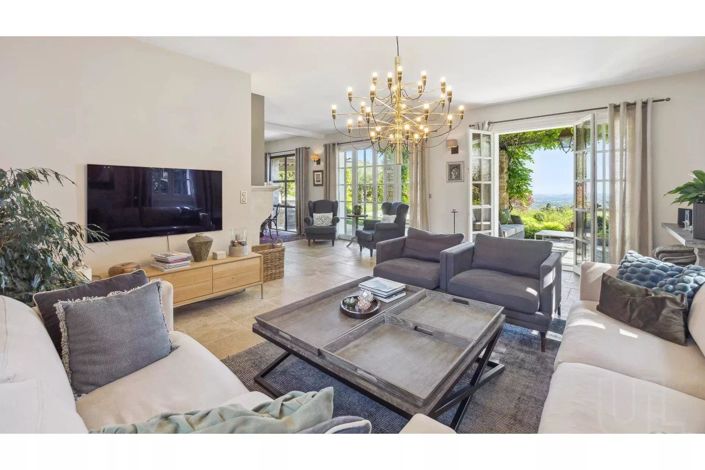 Image No.2-4 Bed House for sale