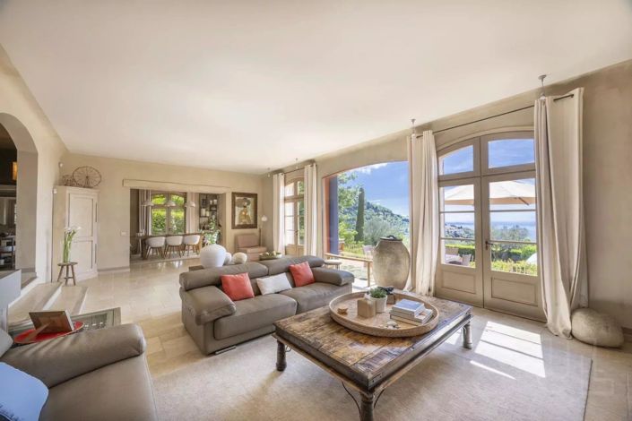 Image No.8-4 Bed House for sale