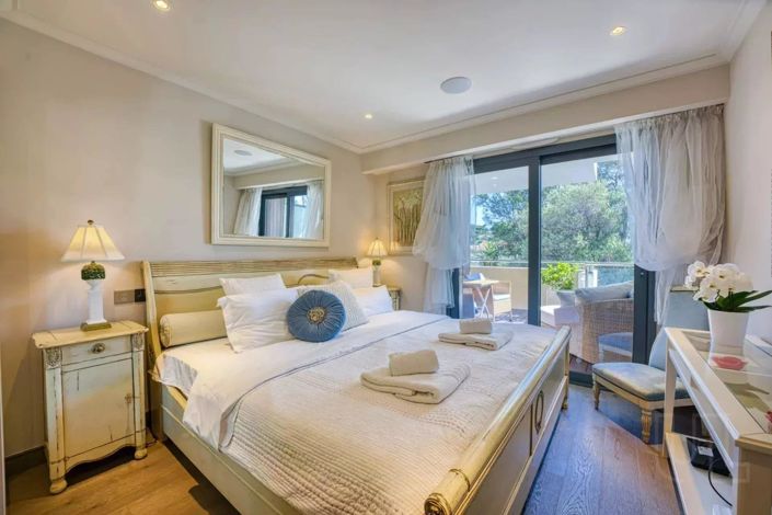 Image No.12-3 Bed Apartment for sale