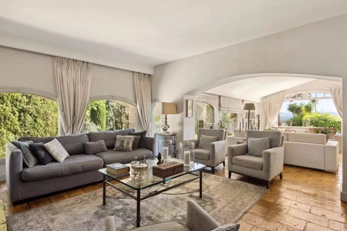 Image No.5-5 Bed House for sale