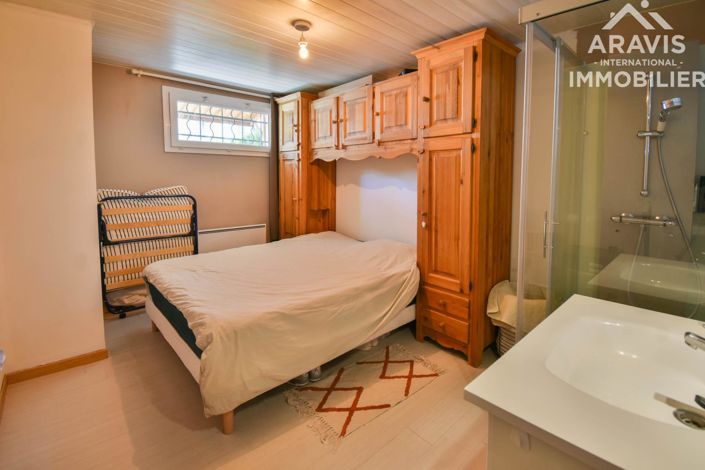 Image No.19-4 Bed House for sale