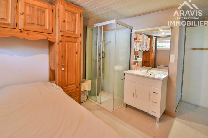 Image No.20-4 Bed House for sale