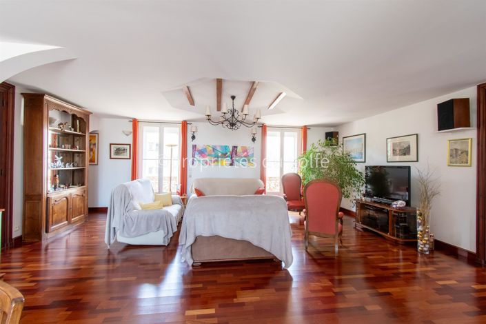 Image No.5-5 Bed House for sale