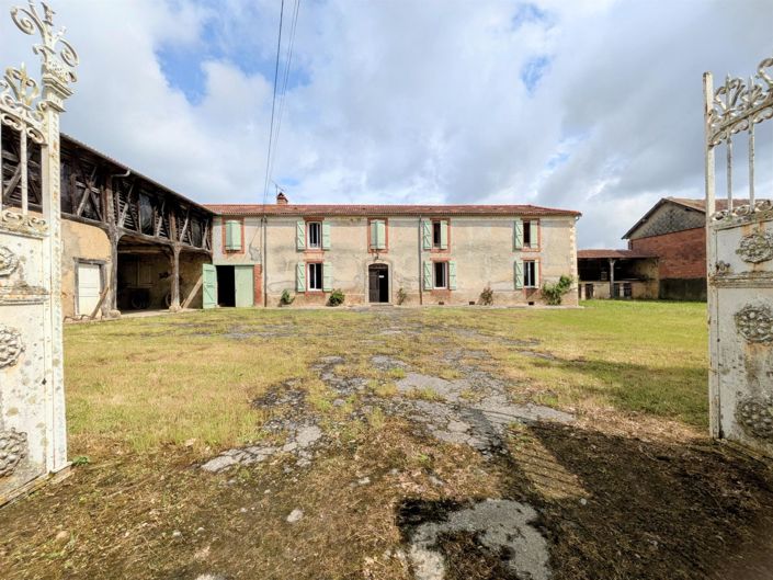 Image No.1-4 Bed House for sale