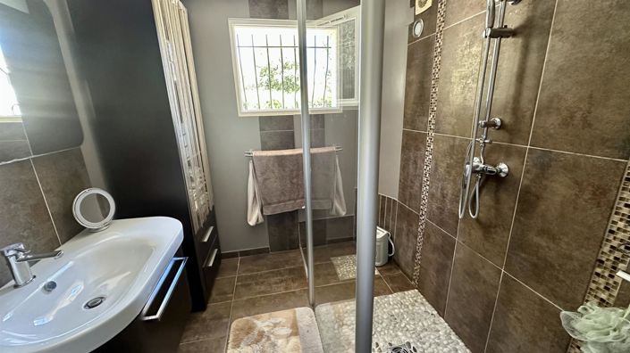 Image No.13-4 Bed House for sale