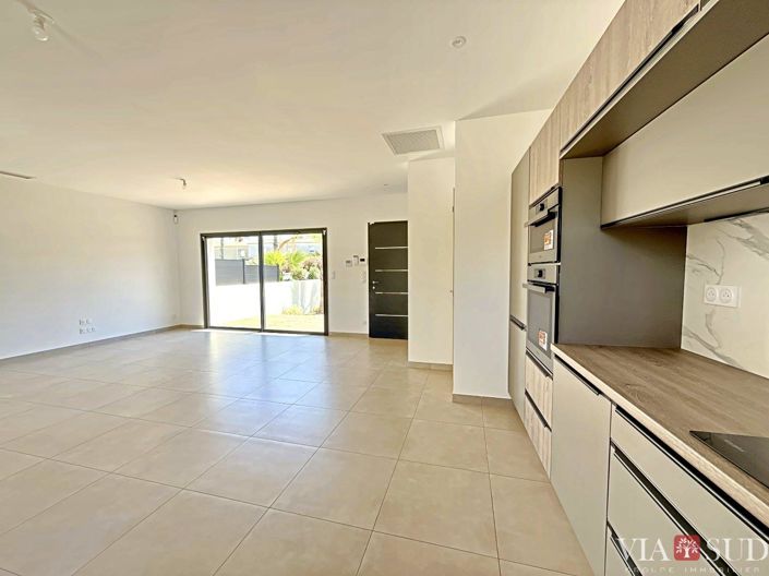 Image No.7-3 Bed Property for sale