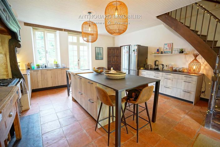 Image No.10-6 Bed House for sale