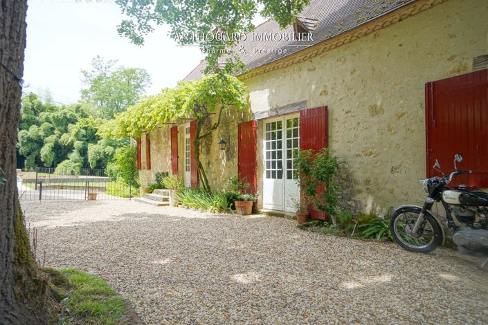 Image No.2-6 Bed House for sale