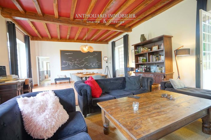 Image No.20-6 Bed House for sale