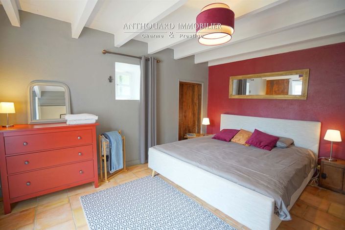 Image No.24-6 Bed House for sale