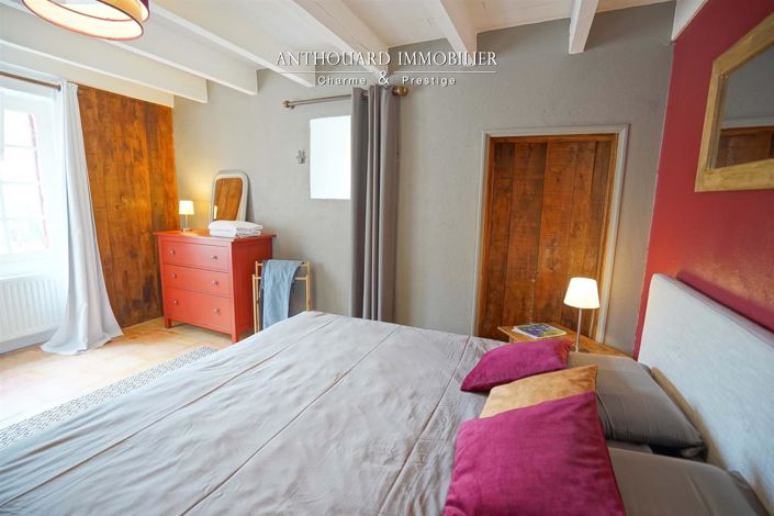 Image No.25-6 Bed House for sale