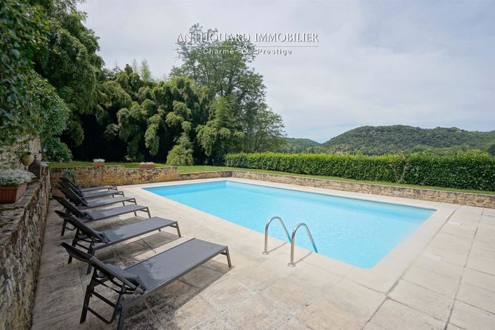 Image No.9-6 Bed House for sale