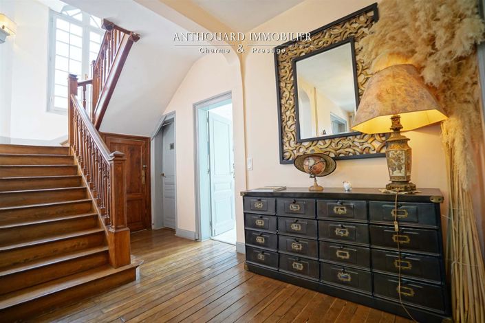 Image No.17-6 Bed House for sale