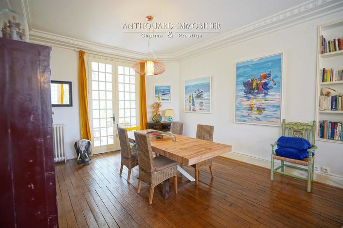 Image No.20-6 Bed House for sale