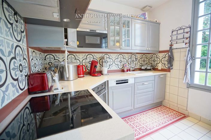 Image No.21-6 Bed House for sale