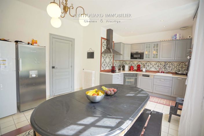 Image No.24-6 Bed House for sale