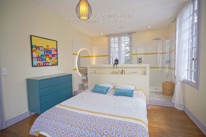 Image No.28-6 Bed House for sale