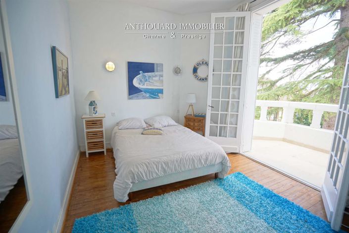 Image No.31-6 Bed House for sale