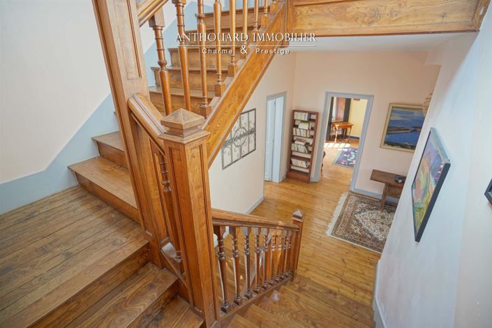 Image No.40-6 Bed House for sale