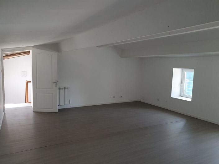 Image No.15-4 Bed House for sale