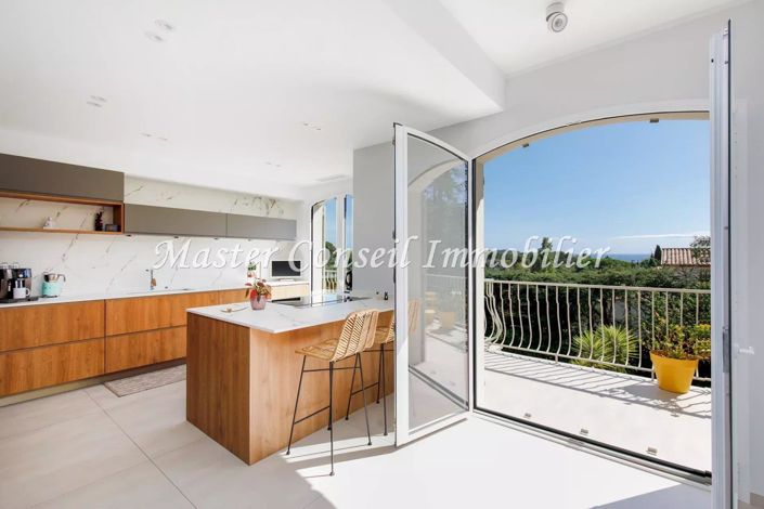 Image No.10-5 Bed House for sale