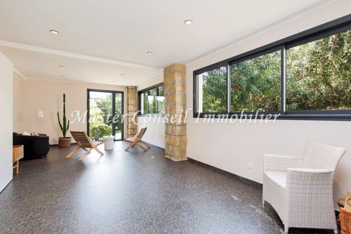 Image No.17-5 Bed House for sale