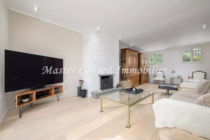 Image No.29-5 Bed House for sale