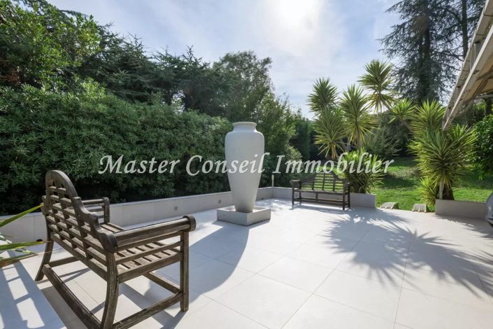 Image No.32-5 Bed House for sale