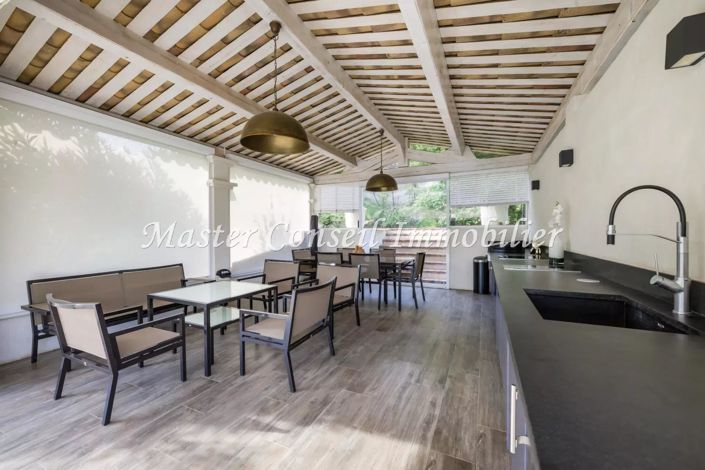 Image No.7-5 Bed House for sale