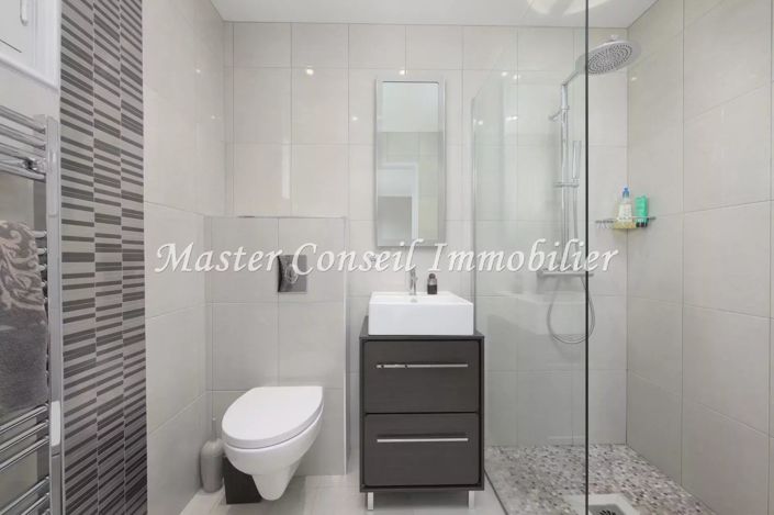 Image No.20-5 Bed House for sale