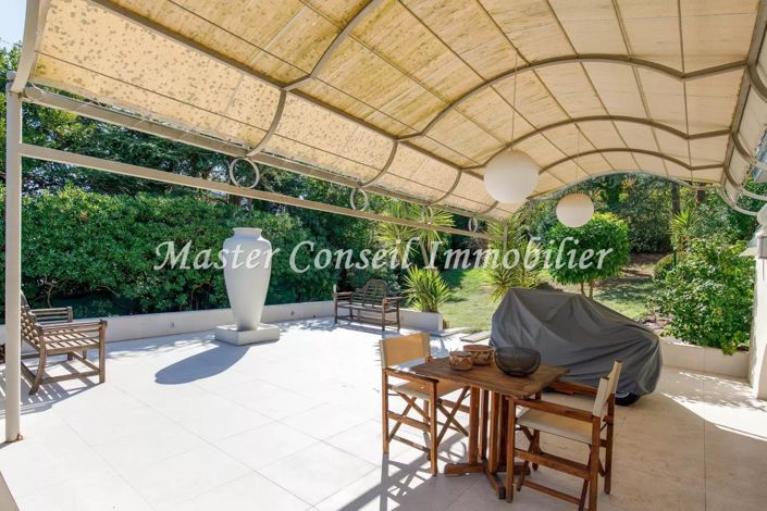 Image No.26-5 Bed House for sale