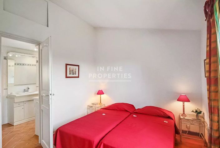 Image No.6-3 Bed House for sale