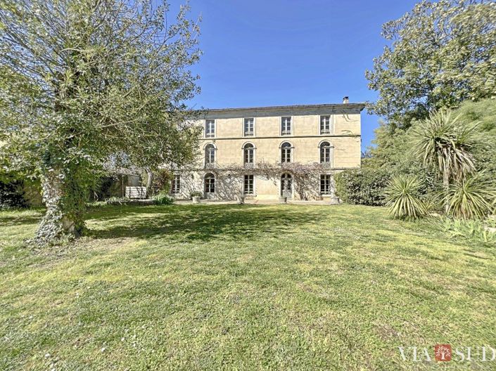 Image No.1-6 Bed Property for sale