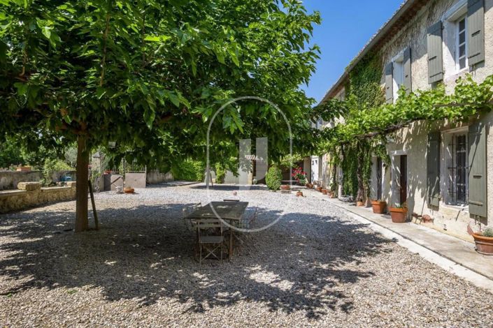 Image No.1-6 Bed House for sale