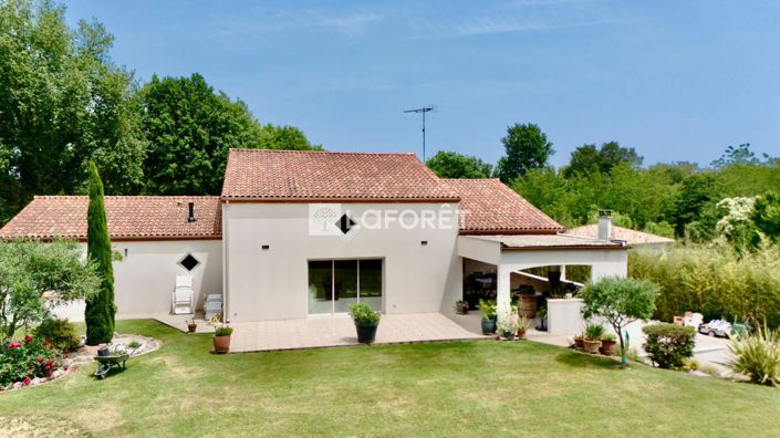 Image No.1-4 Bed House for sale