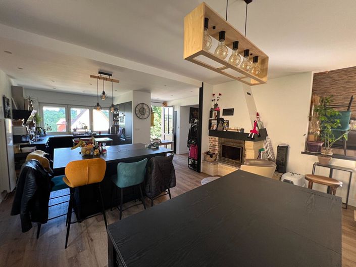 Image No.1-4 Bed House for sale